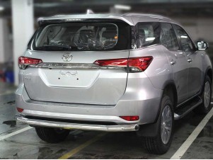 Защита заднего бампера одинарная d-76 для Toyota Fortuner 2020-н.в. TF20_3.2